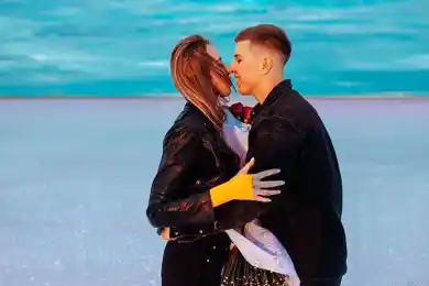 Игрок "Барыса" сделал красивое предложение руки и сердца. Видео