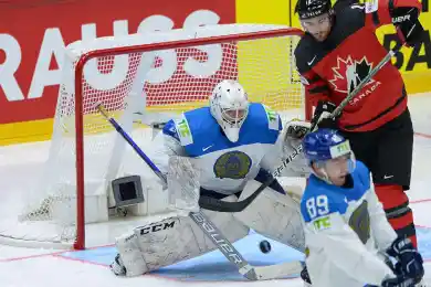 Подвели удаления: сборная Казахстана проиграла Канаде на ЧМ-2022