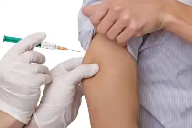 «Всех чипируют через вакцину от COVID-19»: Багдат Мусин ответил, стоит ли верить мифам