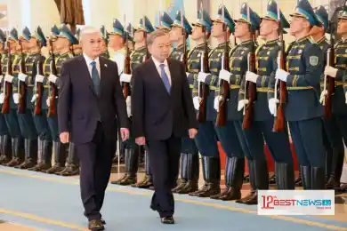 Президент Казахстана встретил То Лама в Акорде