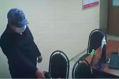 Житель Актобе с игрушечным пистолетом ограбил кассу