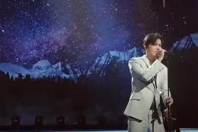 Димаш спел «Самалтау» на открытии недели по случаю инаугурации Байдена