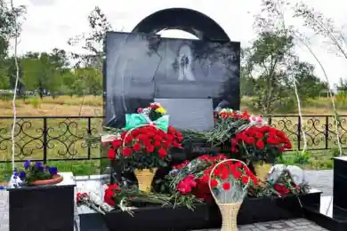 В Караганде открыли памятник в честь погибших шахтеров