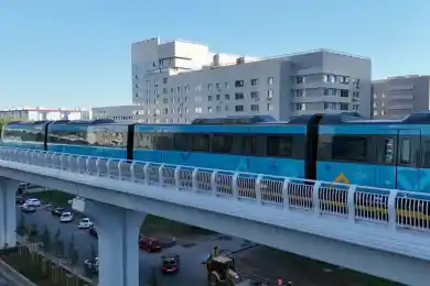 В Астане пустили по рельсам вагоны LRT