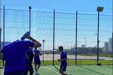 Михайлис сорвал аплодисменты во время beep test на улице