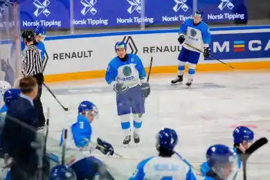 Венгрия забросила две шайбы во втором периоде в матче с Казахстаном