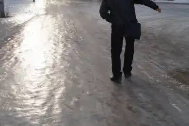 После дождя - гололёд: спасатели предупредили столицу и 6 областей РК