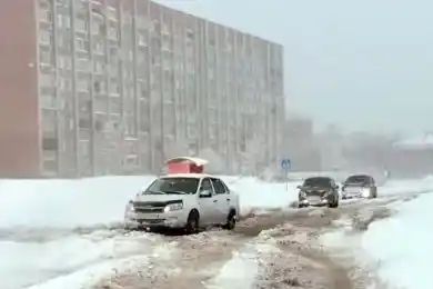 В Риддере вторые сутки снегопад - соцсети