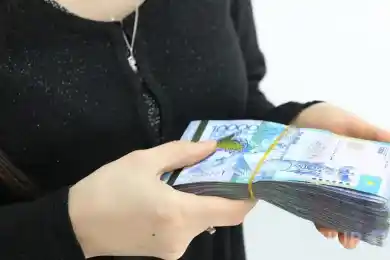 В столице проститутка похитила у клиента смартфон и 600 тысяч тенге