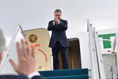 Президент Казахстана проводил Гурбангулы Бердымухамедова 