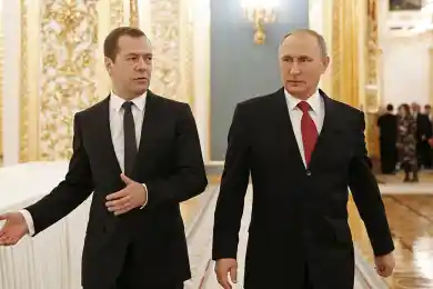 Путин предложил Медведеву стать его заместителем