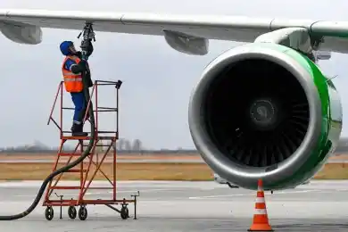 "Планируем «уронить» цены на авиатопливо" - вице-министр Туткышбаев