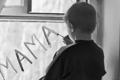 В Экибастузе женщина сдала троих детей в детдом и лишилась квартиры