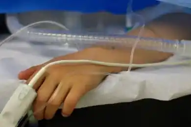 Двое мальчиков остаются в реанимации после массового отравления в Караганде