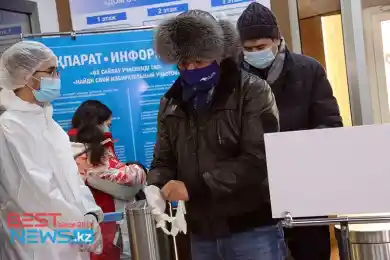 Начинают с перчаток: как проходит голосование в Нур-Султане