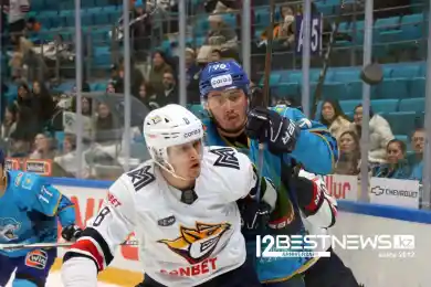 Барыс принимает Металлург - сколько шайб забросит Михайлис родной команде