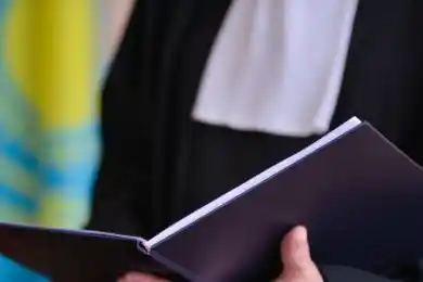 Мажилис запретил досрочное освобождение для осужденных коррупционеров