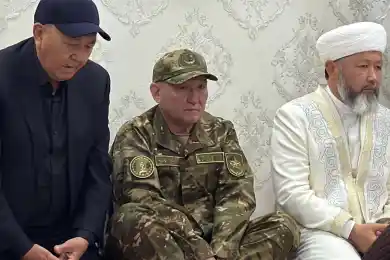 Министр обороны РК извинился перед матерями погибших матросов 