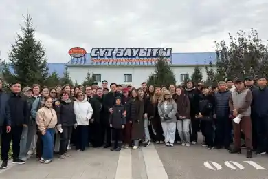 «Как надо любить «Родину». Чиновники Минсельхоза посмотрели на жизнь в самом благополучном селе Казахстана