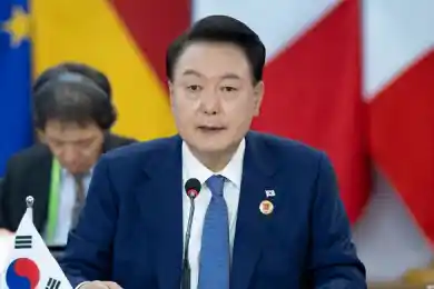 Шесть партий Южной Кореи подали в парламент проект импичмента президенту