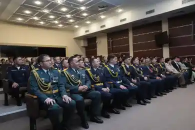 Министр по ЧС РК Чингис АРинов вручил госнаграды спасателям