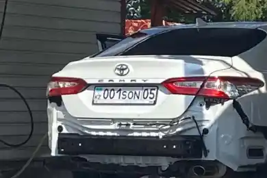 В Сети обсуждают фото помятой машины-подарка призера Токио Игоря Сона 