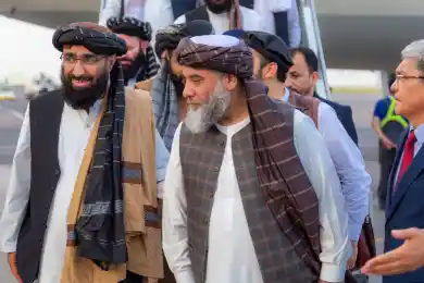 Жумангарин встретил бизнес-делегацию Афганистана в аэропорту