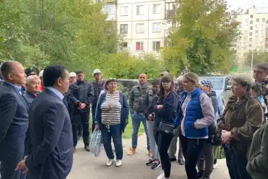 Женис Касымбек встретился с темиртаусцами после взрыва в жилом доме