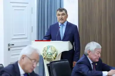 Cдержанный Нуржигитов, расстроенный Сапарбаев: как меняли акима в Жамбылской области – фото