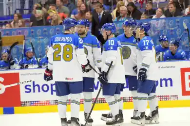 Сборная Казахстана по хоккею возвращается с ЧМ