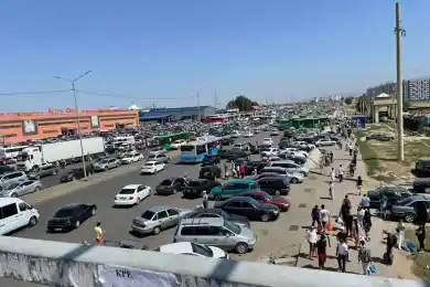 Токаев поручил навести порядок на рынке «Алтын орда» в Алматы