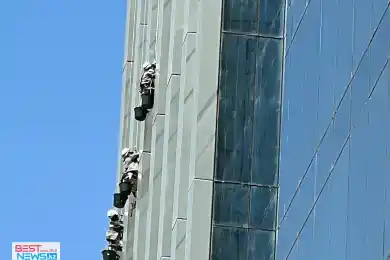 В Астане 4 промышленных альпиниста сорвались с высотки, один погиб