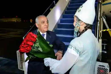 Премьер-министр Азербайджана прибыл в Астану