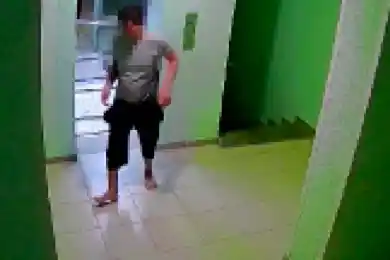 Суд разрешил арест астанчанина, справившего нужду в лифте - видео