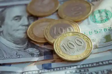 Курс доллара составил 417,64 тенге на торгах