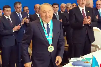 Нурсултан Назарбаев награжден Высшим Орденом Тюркского мира