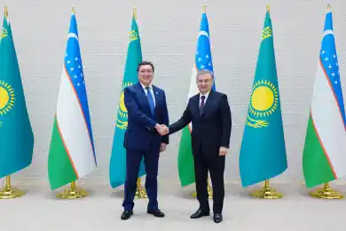 Аскар Мамин провел переговоры с президентом Узбекистана и Премьер-Министром Афганистана