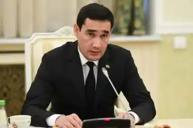 Самый молодой президент в СНГ прибыл в Астану - фото