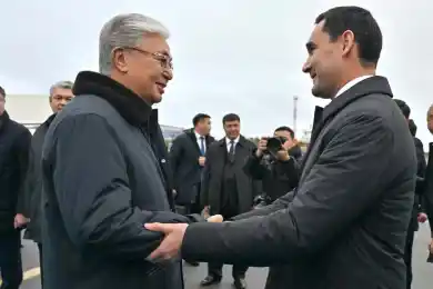 Президент Туркменистана прибыл в Казахстан