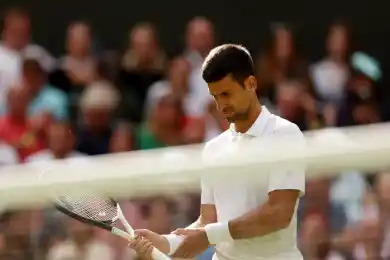 Джокович не без труда пробился в четвертьфинал Уимблдона-2025