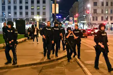 МИД: Казахстанцев среди пострадавших в результате теракта в Вене нет