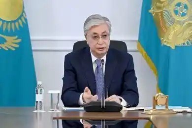 Президент Казахстана высказался о чувстве юмора и историках