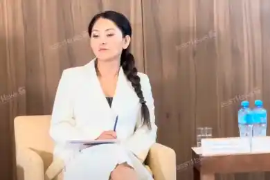 Прокурор Айжан Аймаганова предстала в женственном образе