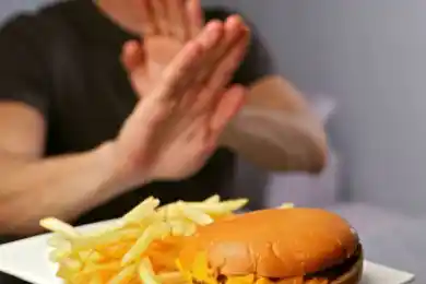 В Кентау отравился фастфудом 141 человек, из них 98 госпитализированы, возбуждено уголовное дело