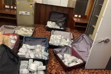 Авто, антиквариат, доллары в чемоданах - КНБ показал изъятое у Карима Масимова в рамках следствия - фото