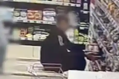 Юный астанчанин украл памперсы и коробки с шоколадом - видео