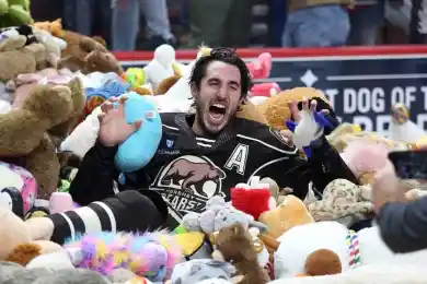 Барыс подписал легионера, который не успел даже прибыть в КХЛ