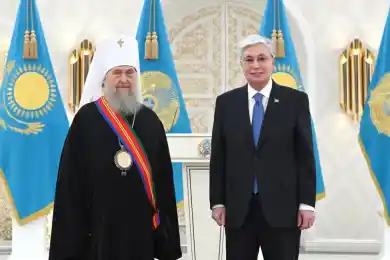 Президент наградил митрополита Астанайского и Казахстанского Александра орденом