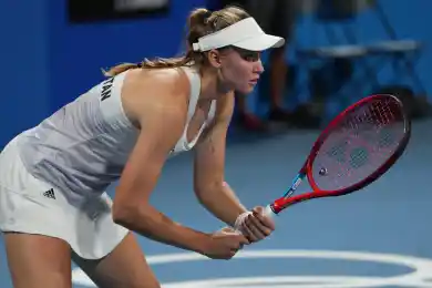 Браво: Рыбакина обыграла Мугурузу и прошла в полуфинал Олимпиады