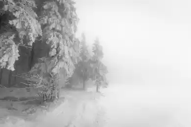 Жителям пяти областей сделали штормовые предупреждения